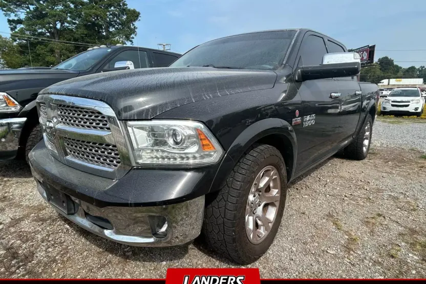 2016 Ram 1500 Laramie photo 1