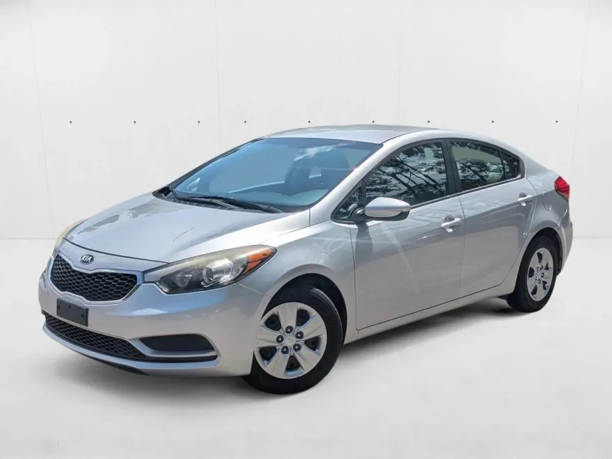 2016 Kia Forte LX photo 1
