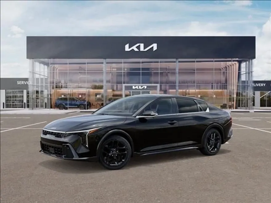 2025 Kia K4 GT-Line Turbo photo 1