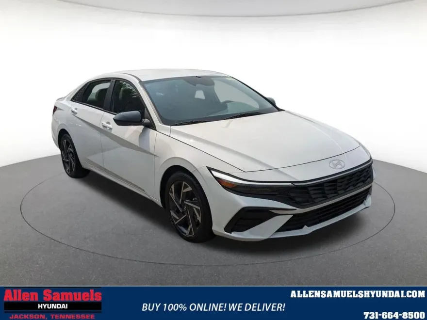 2025 Hyundai Elantra SEL Sport photo 1