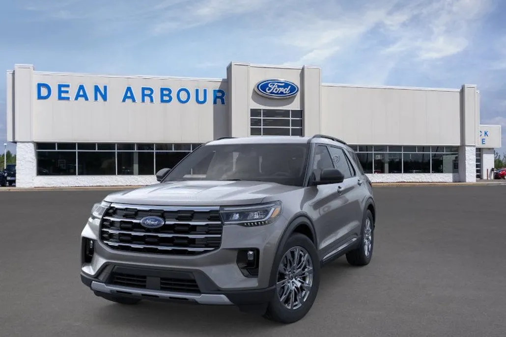 2025 Ford Explorer photo 1