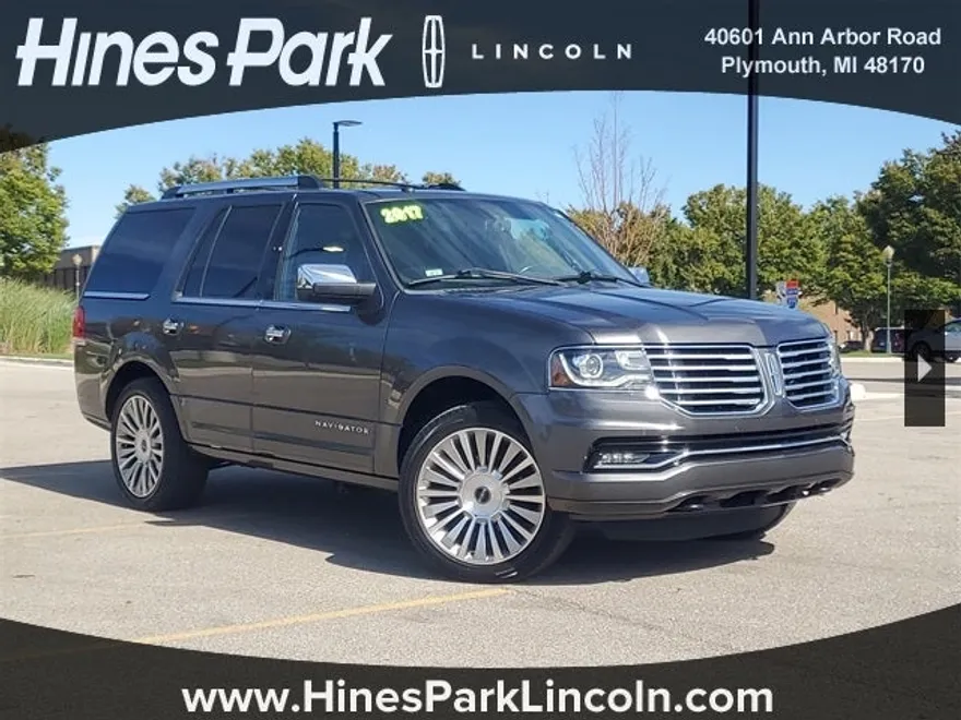 2017 Lincoln Navigator Select photo 1