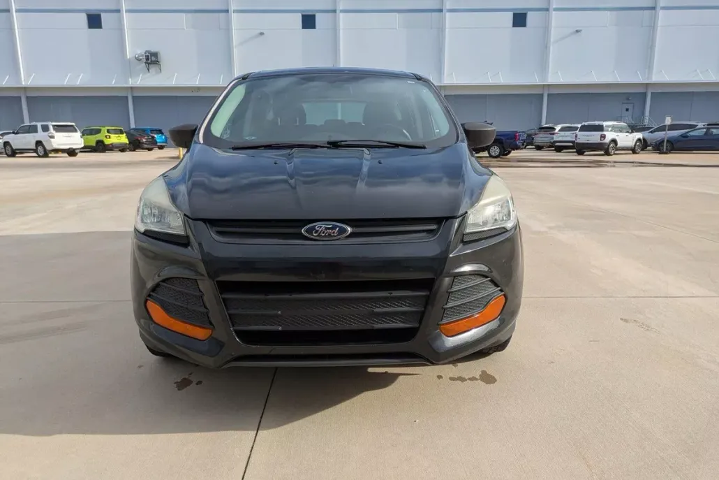 2014 Ford Escape S photo 1
