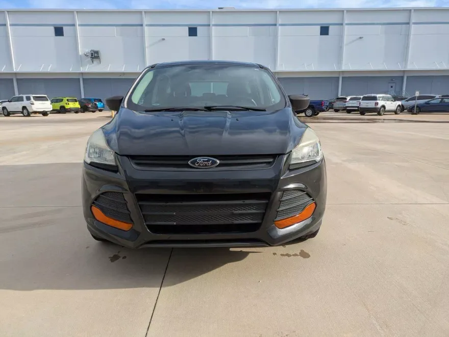 2014 Ford Escape S photo 1
