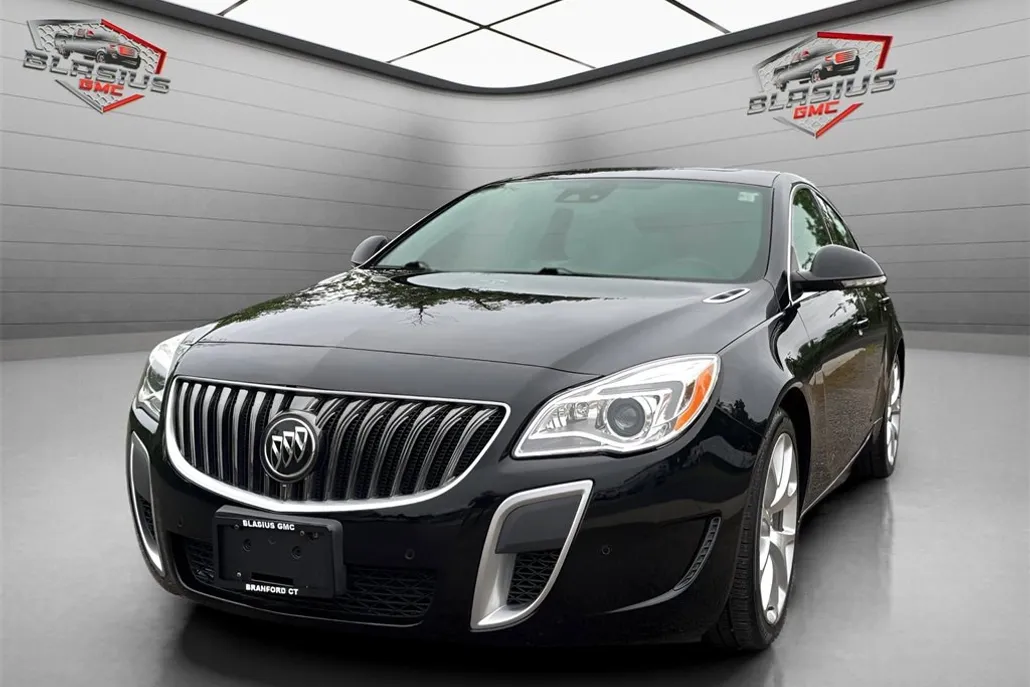 2016 Buick Regal GS photo 1