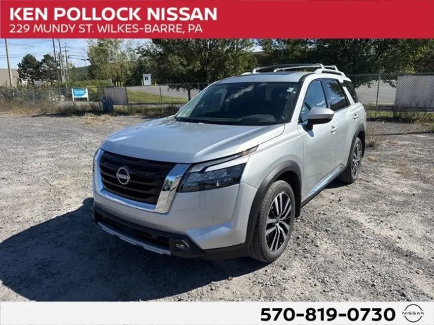 2025 Nissan Pathfinder Platinum photo 1