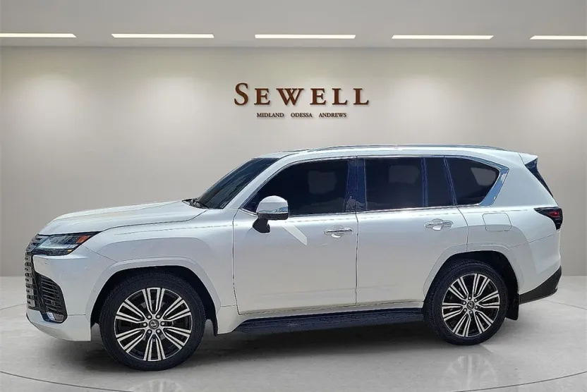 2024 Lexus LX 600 Luxury photo 1