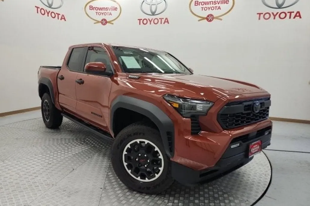 2025 Toyota Tacoma 4x4 TRD photo 1
