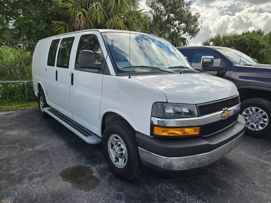 2024 Chevrolet Express Cargo 2500 photo 1