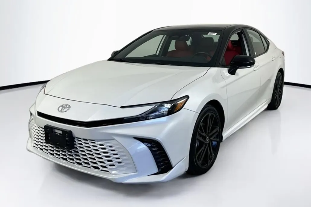 2025 Toyota Camry XSE photo 1