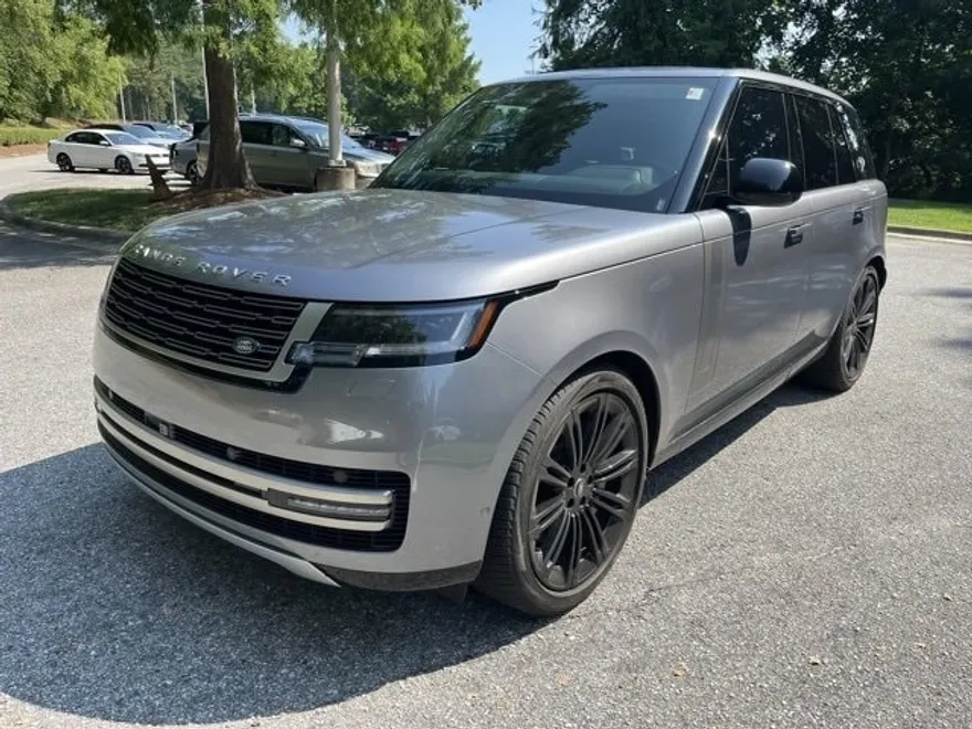 2024 Land Rover Range Rover SE photo 1