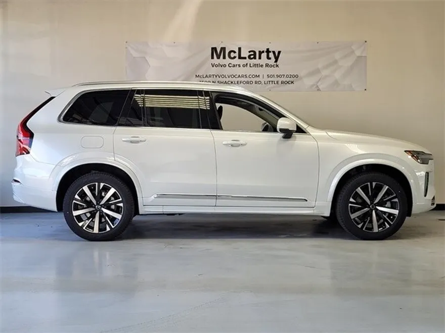 2025 Volvo XC90 T8 Core photo 1