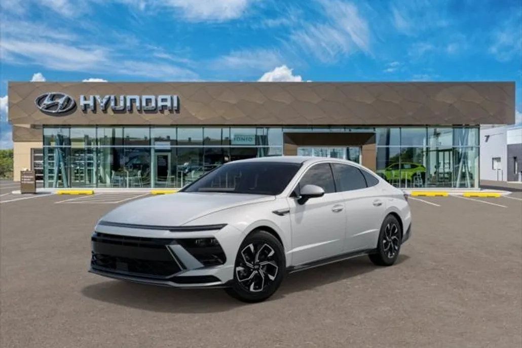 2025 Hyundai Sonata SEL photo 1