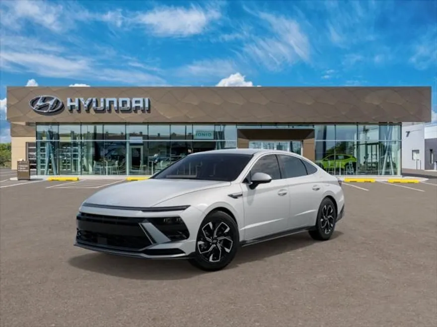 2025 Hyundai Sonata SEL photo 1