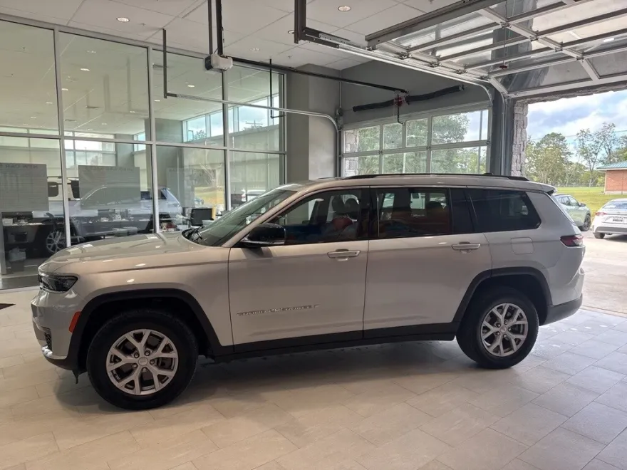 2022 Jeep Grand Cherokee Limited photo 1