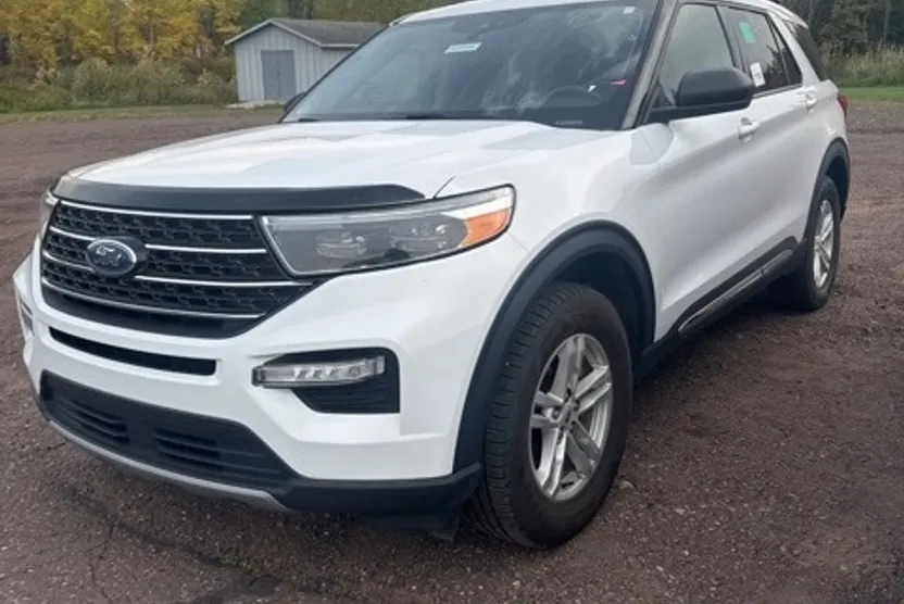 2021 Ford Explorer XLT photo 1