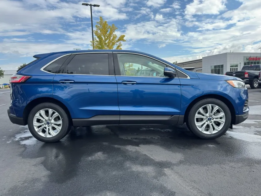 2020 Ford Edge Titanium photo 1