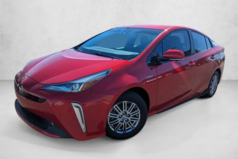 2019 Toyota Prius XLE AWD-e photo 1