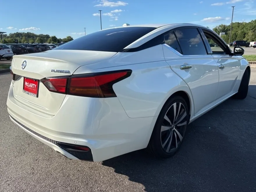 2019 Nissan Altima 2.5 Platinum photo 1
