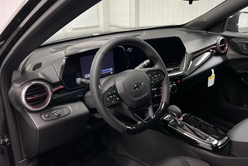 2025 Chevrolet Trax photo 1