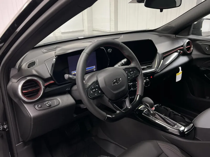 2025 Chevrolet Trax photo 1