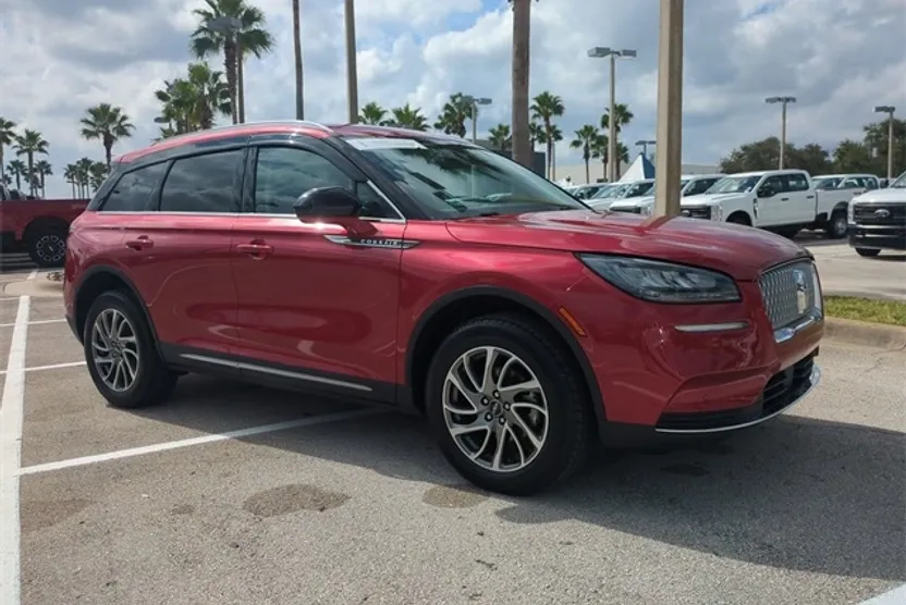 2022 Lincoln Corsair Standard photo 1