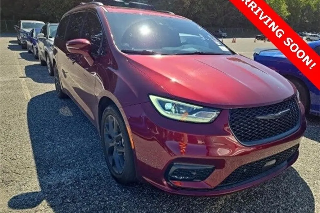 2022 Chrysler Pacifica Limited photo 1