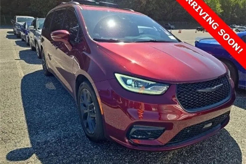 2022 Chrysler Pacifica Limited photo 1