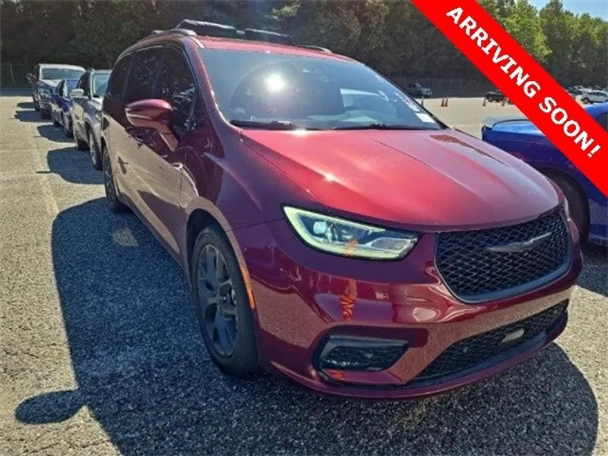 2022 Chrysler Pacifica Limited photo 1