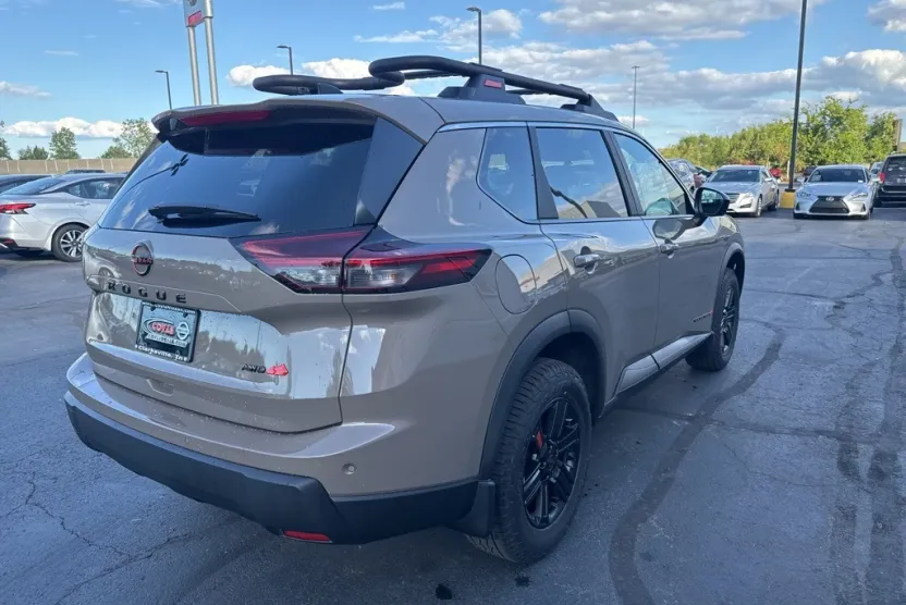 2026 Nissan Rogue SV photo 1
