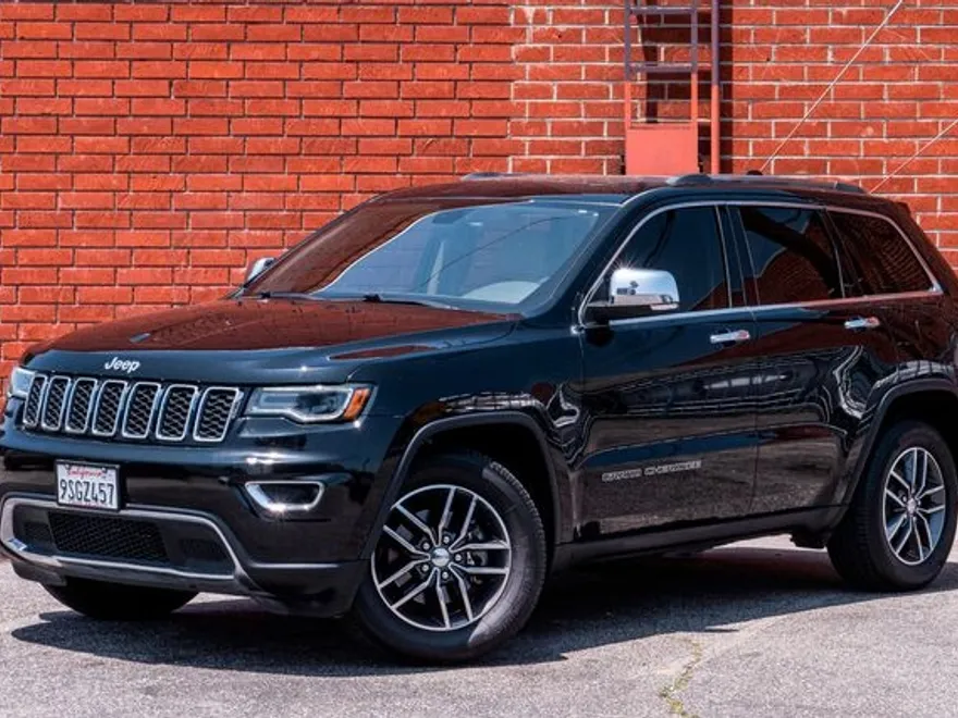 2017 Jeep Grand Cherokee Limited photo 1