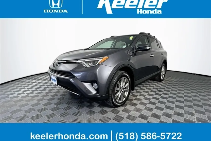 2017 Toyota RAV4 Limited photo 1