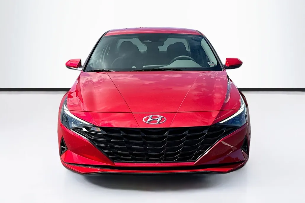 2023 Hyundai Elantra SEL photo 1