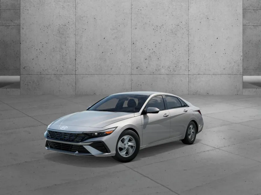 2025 Hyundai Elantra SE photo 1