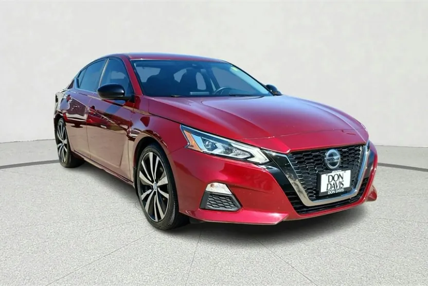 2022 Nissan Altima 2.5 SR photo 1