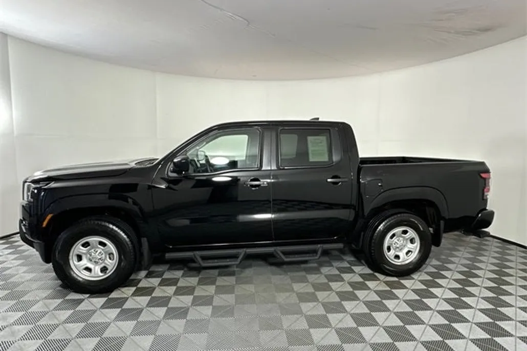 2022 Nissan Frontier S photo 1