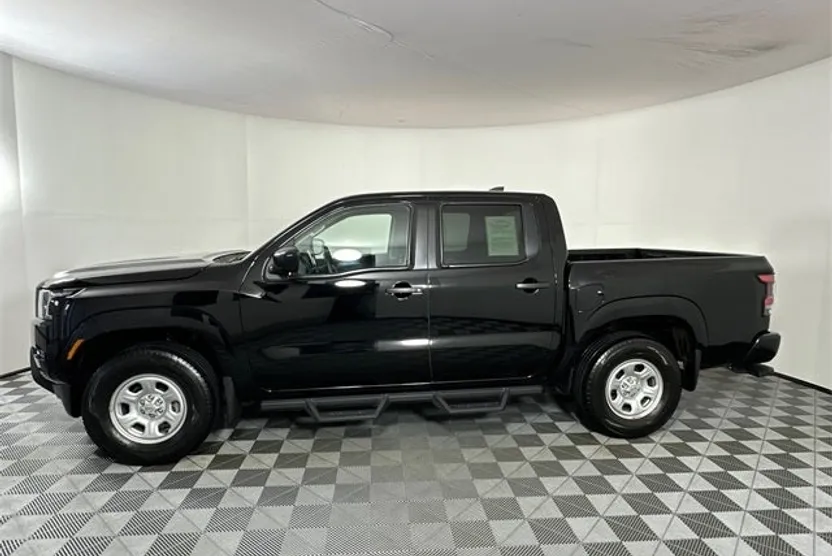 2022 Nissan Frontier S photo 1