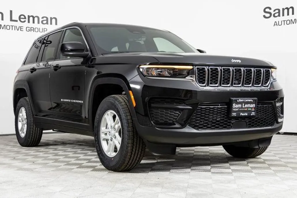 2025 Jeep Grand Cherokee Laredo photo 1