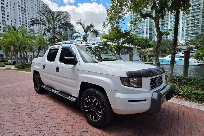 2006 Honda Ridgeline RT photo 1