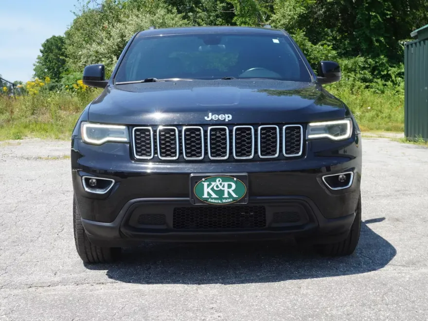 2020 Jeep Grand Cherokee Laredo photo 1