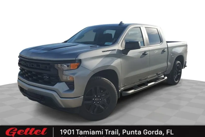 2025 Chevrolet Silverado 1500 Custom photo 1