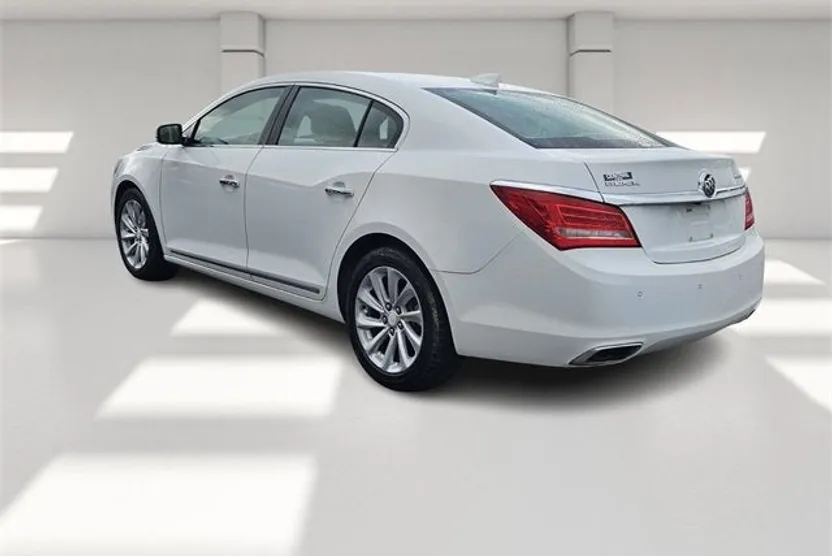 2016 Buick LaCrosse Leather photo 1