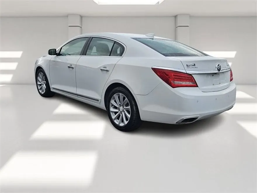 2016 Buick LaCrosse Leather photo 1