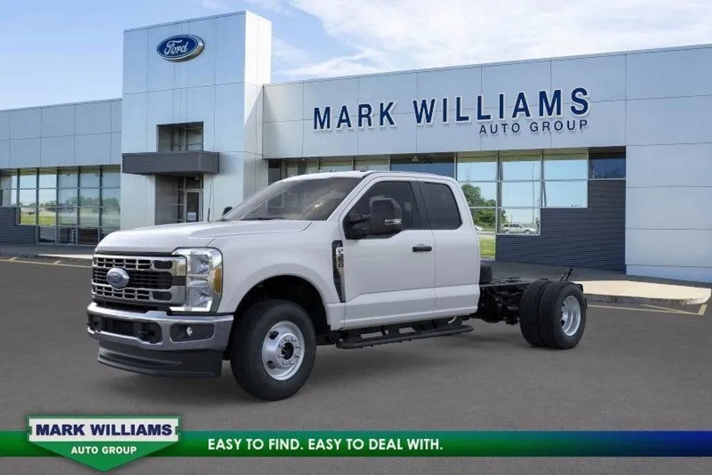 2025 Ford F-350 photo 1
