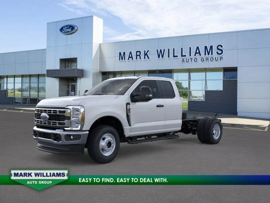 2025 Ford F-350 photo 1