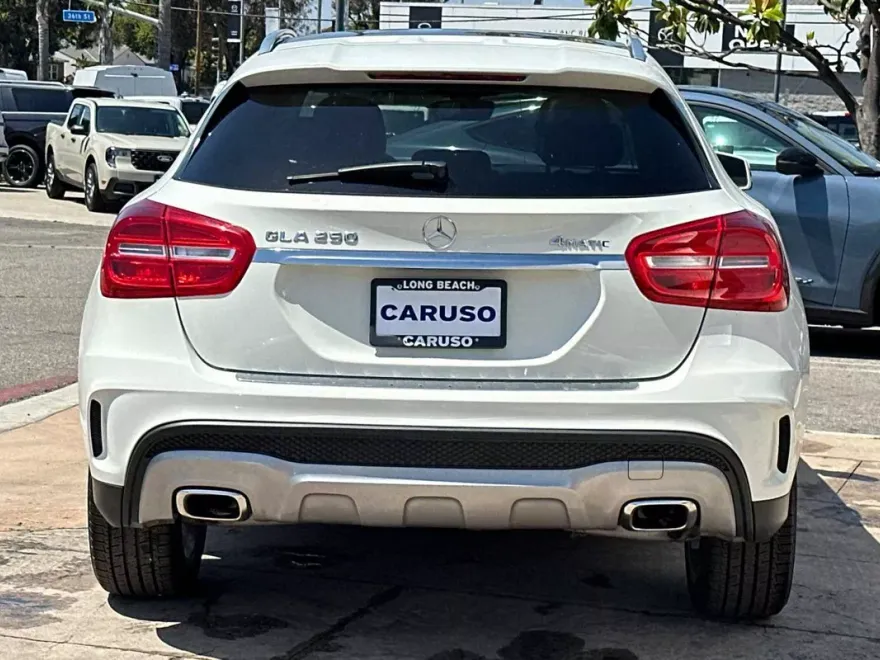 2015 Mercedes Benz GLA 250 4MATIC photo 1