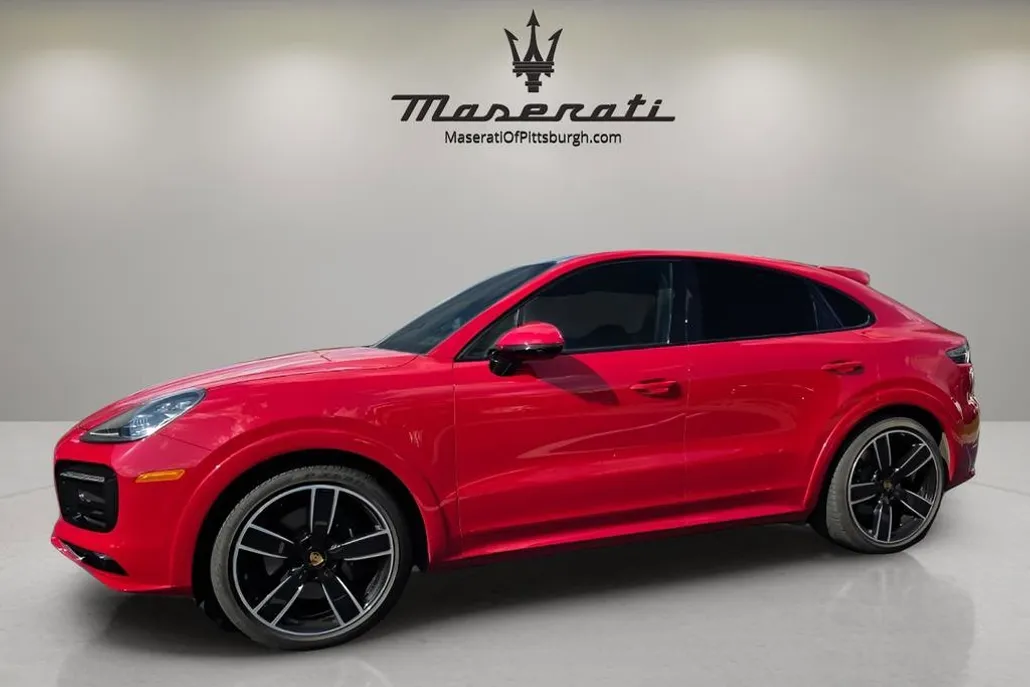 2022 Porsche Cayenne GTS Coupe photo 1
