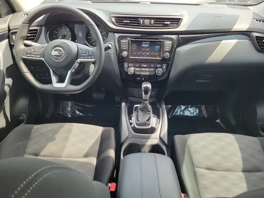 2021 Nissan Rogue Sport SV photo 1