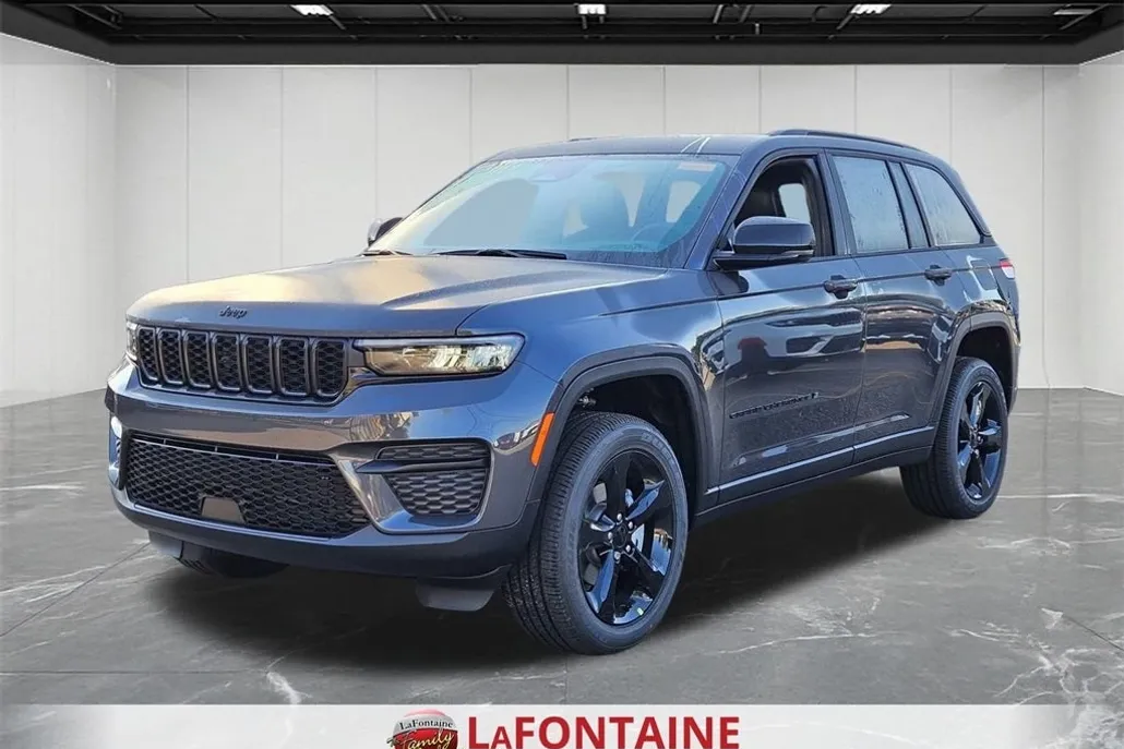 2025 Jeep Grand Cherokee Altitude photo 1
