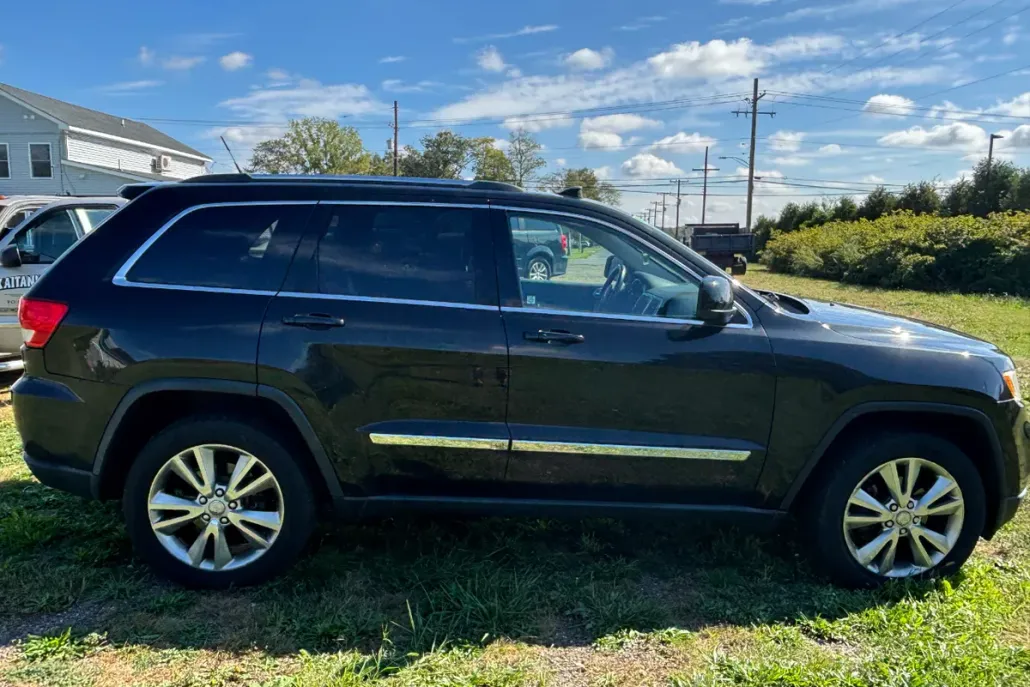 2013 Jeep Grand Cherokee Laredo photo 1